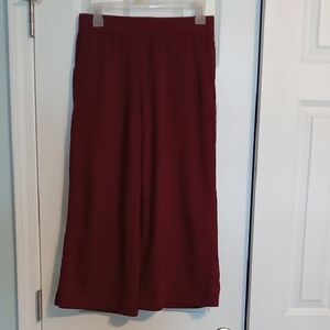 Elegant Burgundy Cropped Pants